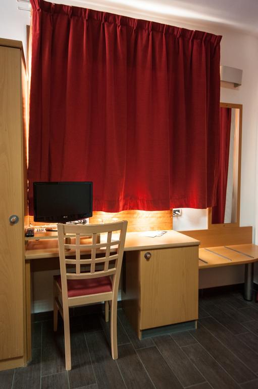 Orange Motel فيرجاتي المظهر الخارجي الصورة