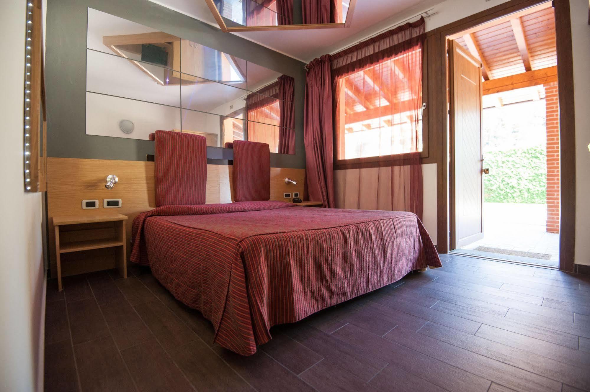 Orange Motel فيرجاتي المظهر الخارجي الصورة