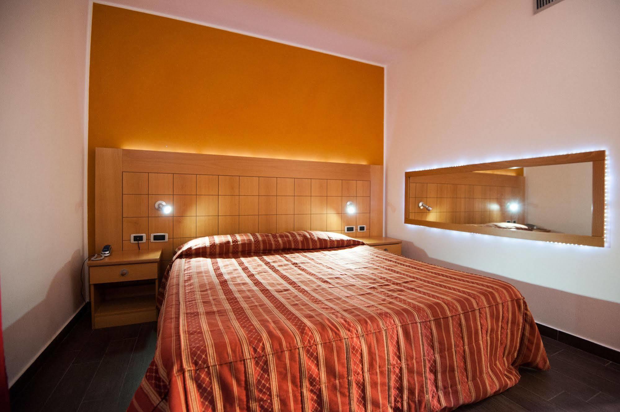 Orange Motel فيرجاتي المظهر الخارجي الصورة