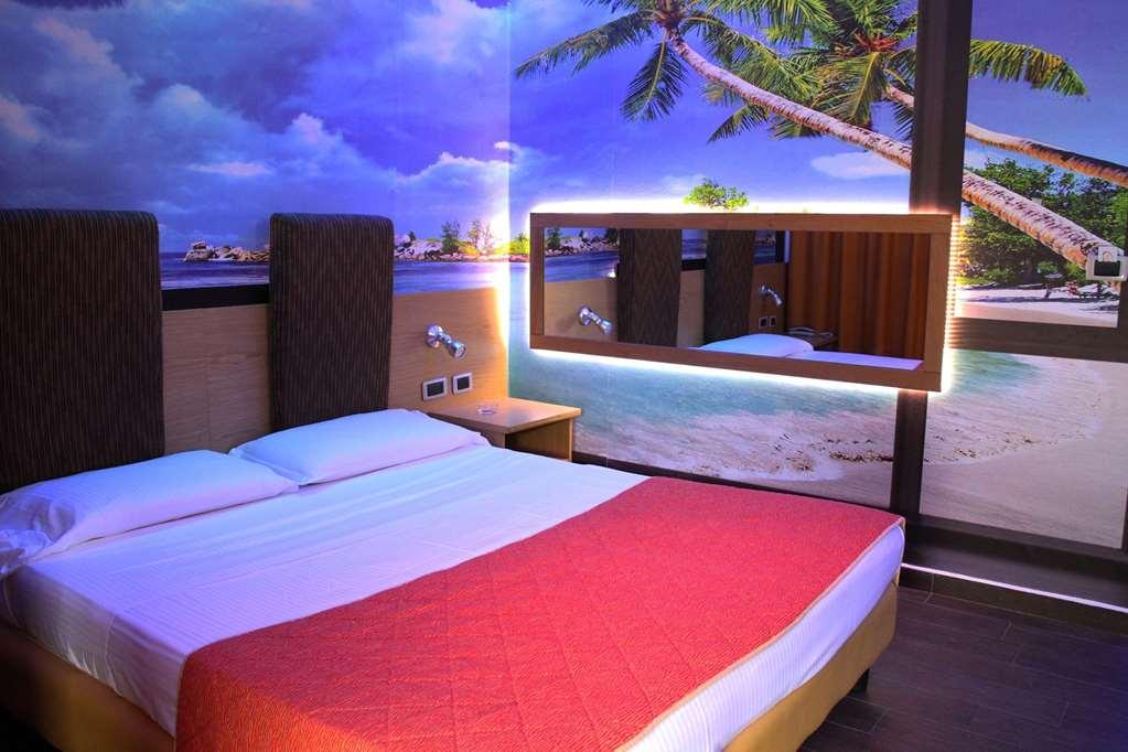 Orange Motel فيرجاتي الغرفة الصورة